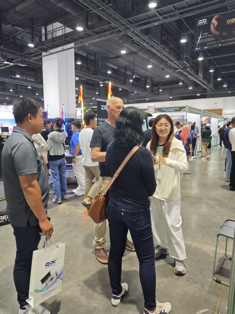 77EV leisure electric vehicle exhibition discussion with Southeast Asian buyers in Thailand